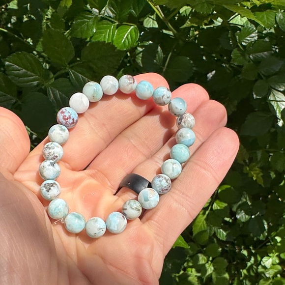 Elegant 8mm Larimar Beaded Bracelet (Dominican Republic) - Picture 4 of 4